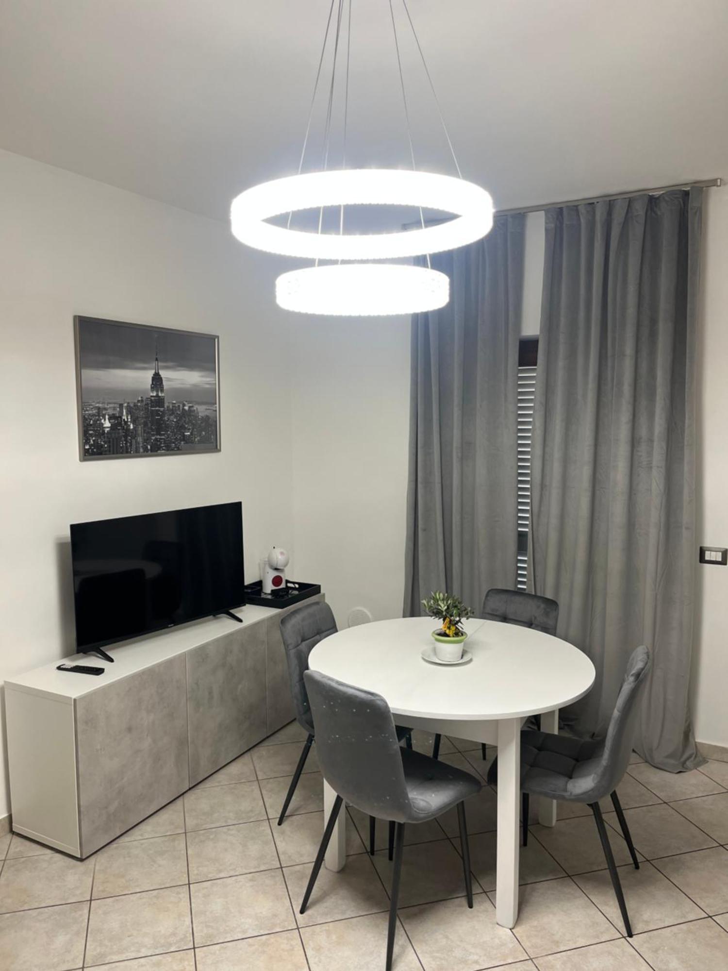フィウミチーノLa Perla Del Mare - 9 Minutes From Fco Airport - Free Wifi E Netflixアパートメント エクステリア 写真
