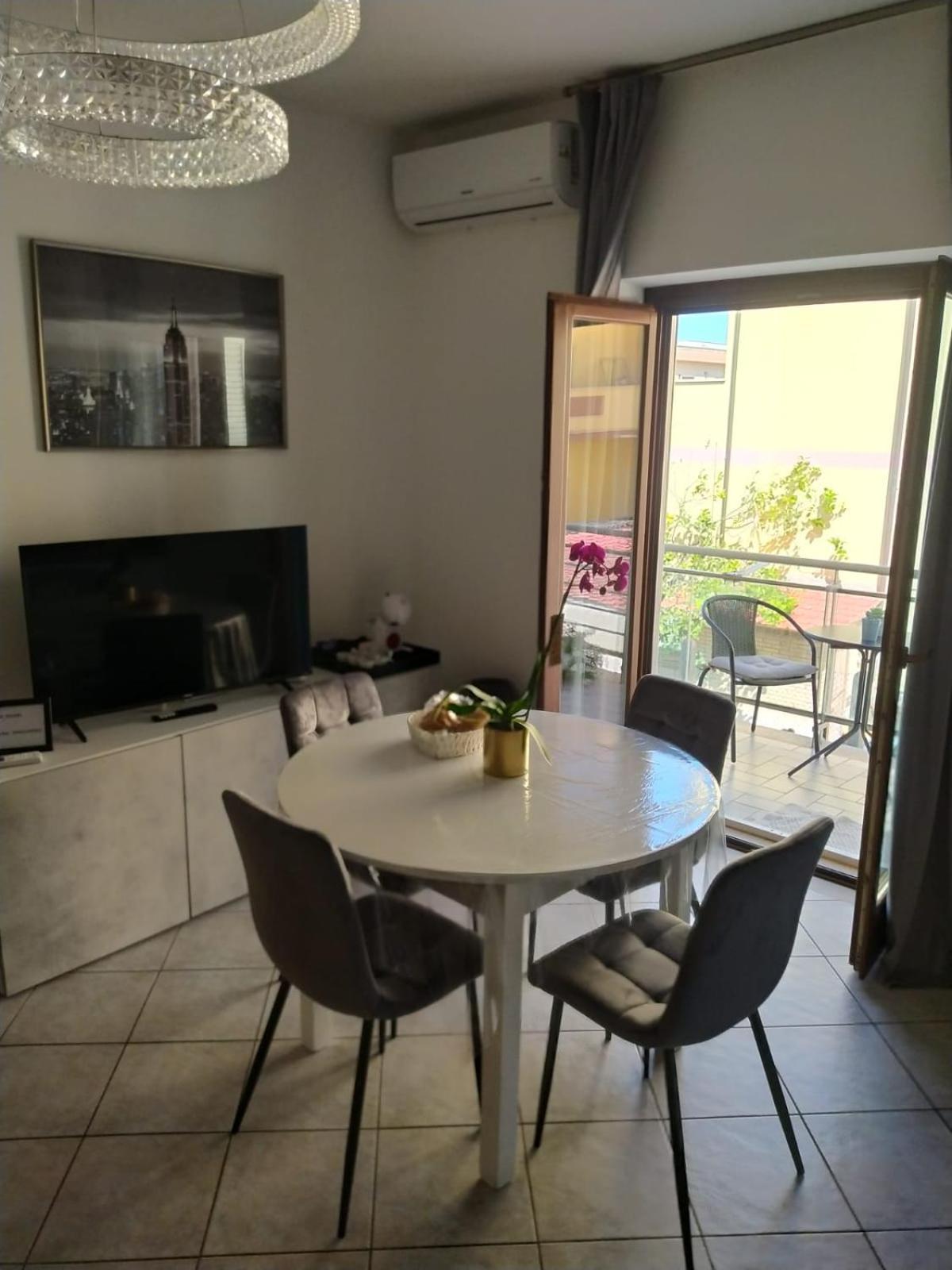 フィウミチーノLa Perla Del Mare - 9 Minutes From Fco Airport - Free Wifi E Netflixアパートメント エクステリア 写真